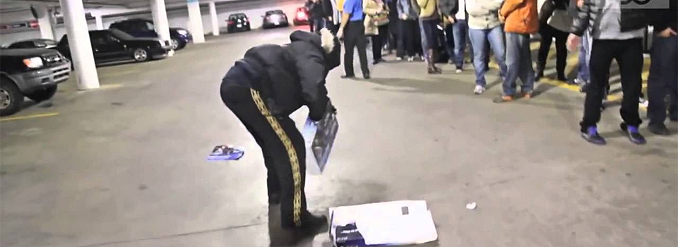 Crazy Man Smashes PS4 in Front of Shocked Crowd