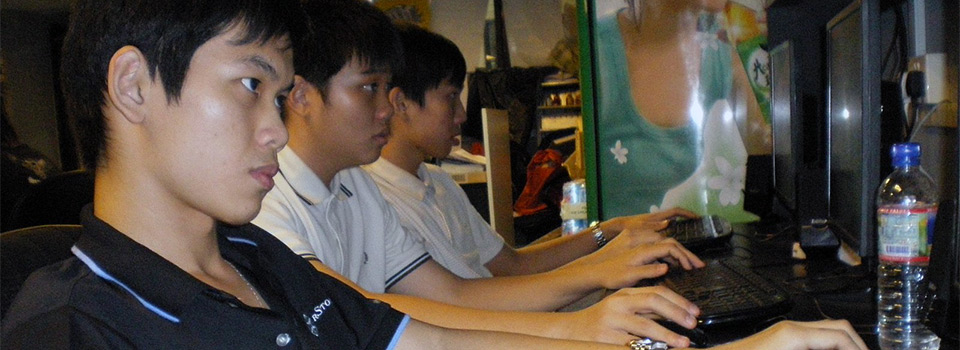 Chinese Man plays Video Games for 6 years Non Stop